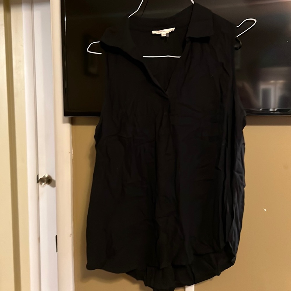 Collared Black Sleeveless